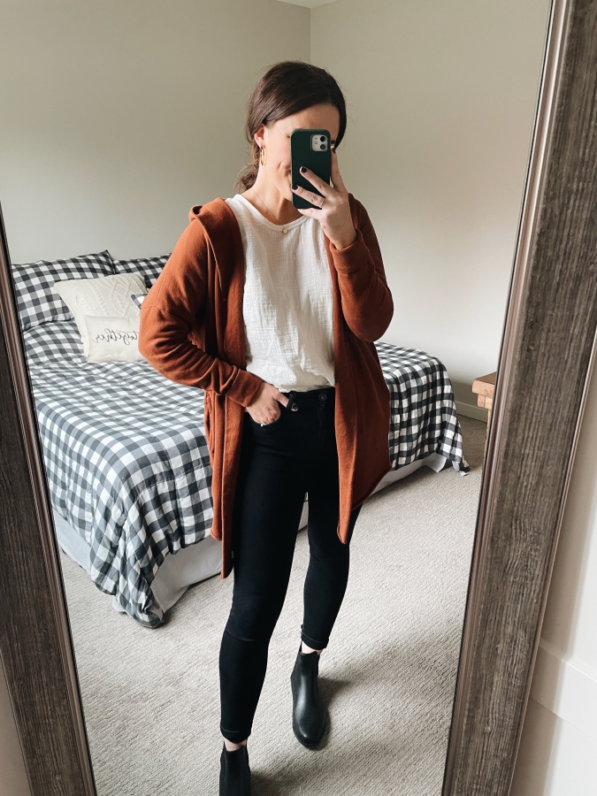 Casual fall outfit rust cardigan and chelsea rain boots